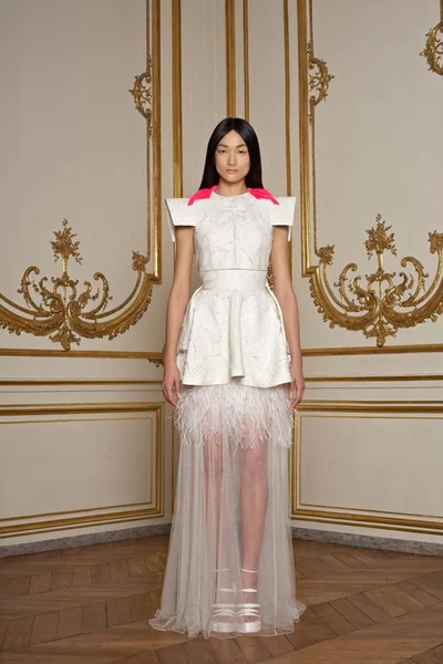 Look 15